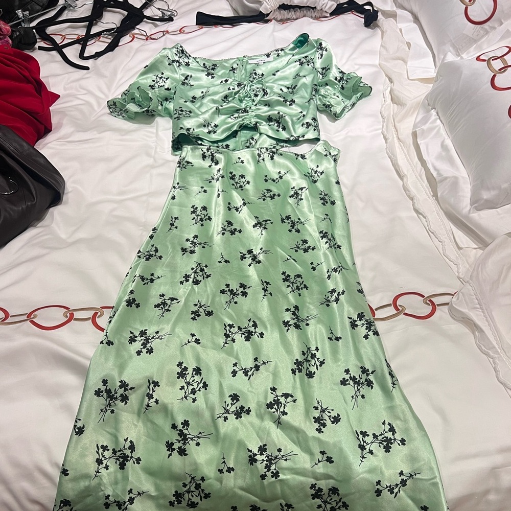 Likely set Mona top Sz 6 and Cruz skirt Sz 8